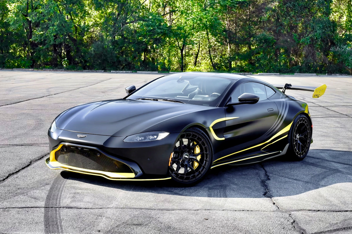 Боковые пороги из углеродного волокна DMC для оригинального Aston Martin Vantage AMR