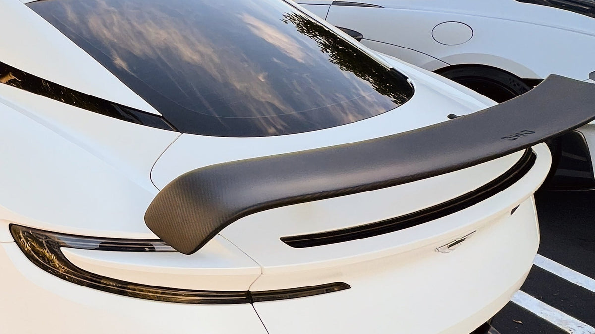 Aileron arrière en fibre de carbone de DMC pour DB 11 Coupé et Volante d'origine - KDMPARTS EUROPE TUNING STORE