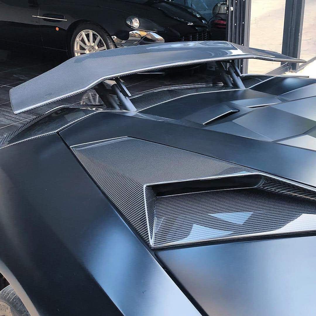 Aileron spoiler arrière en fibre de carbone Aperture, DMC pour Lamborghini Aventador Coupé et Roadster d'origine - KDMPARTS EUROPE TUNING STORE