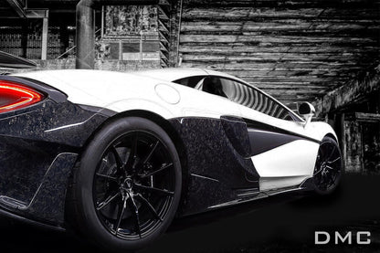 Bas de caisse latéraux avec panneaux inférieurs de porte en fibre de carbone de DMC pour McLaren 600LT - KDMPARTS EUROPE TUNING STORE