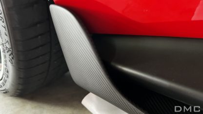 Bas de caisse latéraux en fibre de carbone de DMC pour Aston Martin DBS d'origine (2018 - 2025) - KDMPARTS EUROPE TUNING STORE