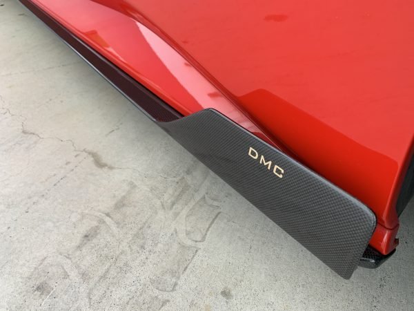 Bas de caisse latéraux en fibre de carbone « Speciale » de DMC pour Ferrari 488 GTB Coupé et Spider - KDMPARTS EUROPE TUNING STORE