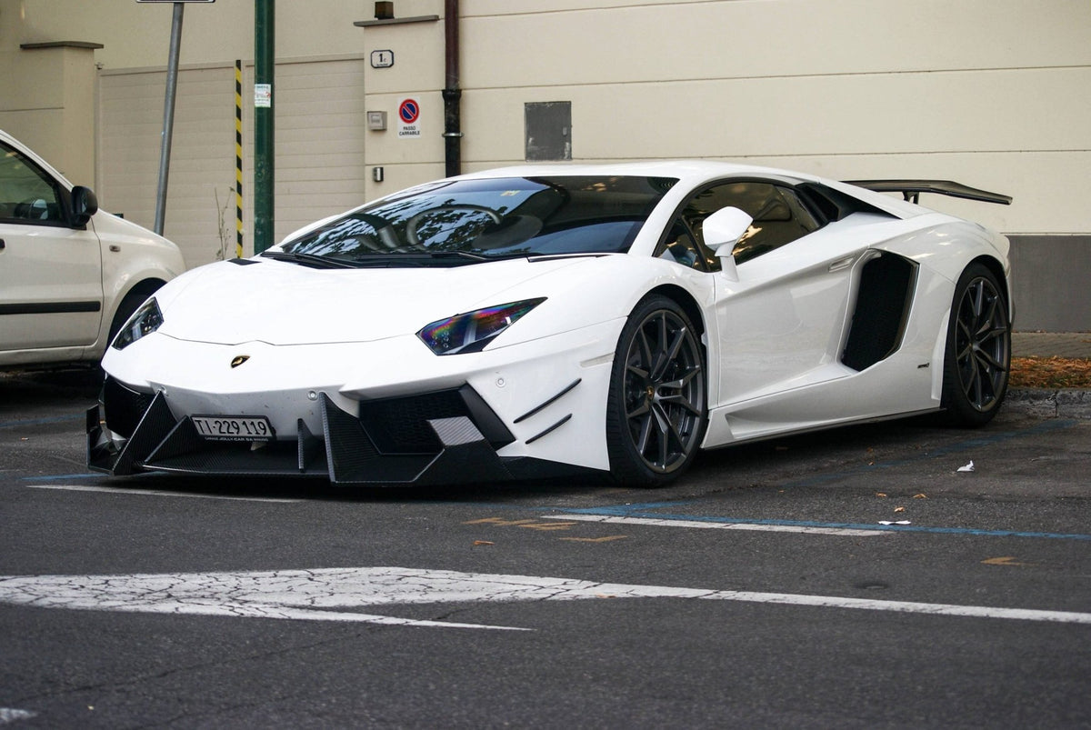 Bas de caisse latéraux en fibre de carbone « SV - E » de DMC pour Lamborghini Aventador S Coupé et Roadster d'origine - KDMPARTS EUROPE TUNING STORE