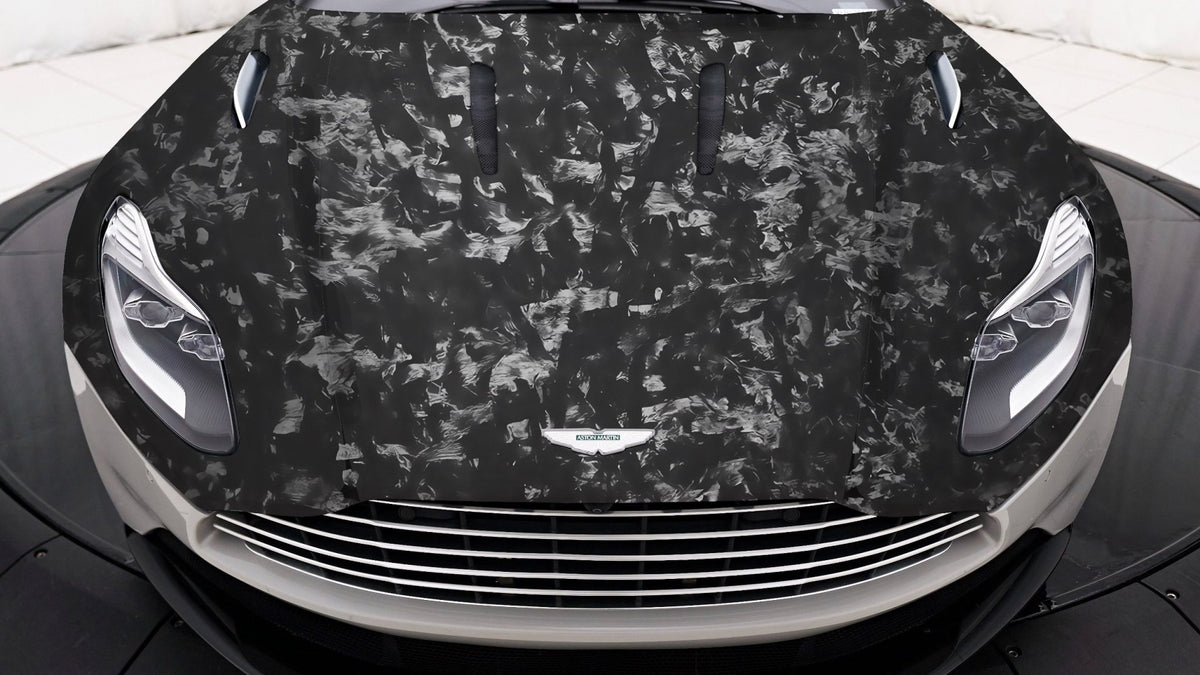 Capot avant en fibre de carbone de DMC pour Aston Martin DB11 Coupé et DB11 Volante d'origine - KDMPARTS EUROPE TUNING STORE