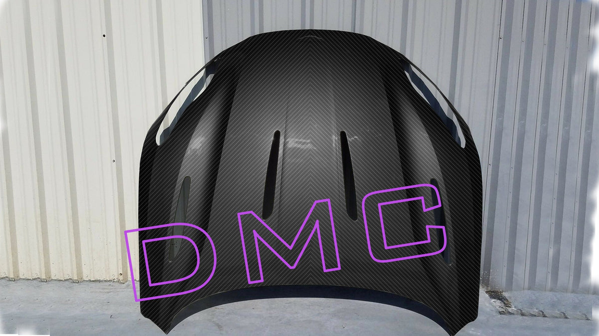 Capot avant en fibre de carbone de DMC pour Aston Martin DB11 Coupé et DB11 Volante d'origine - KDMPARTS EUROPE TUNING STORE