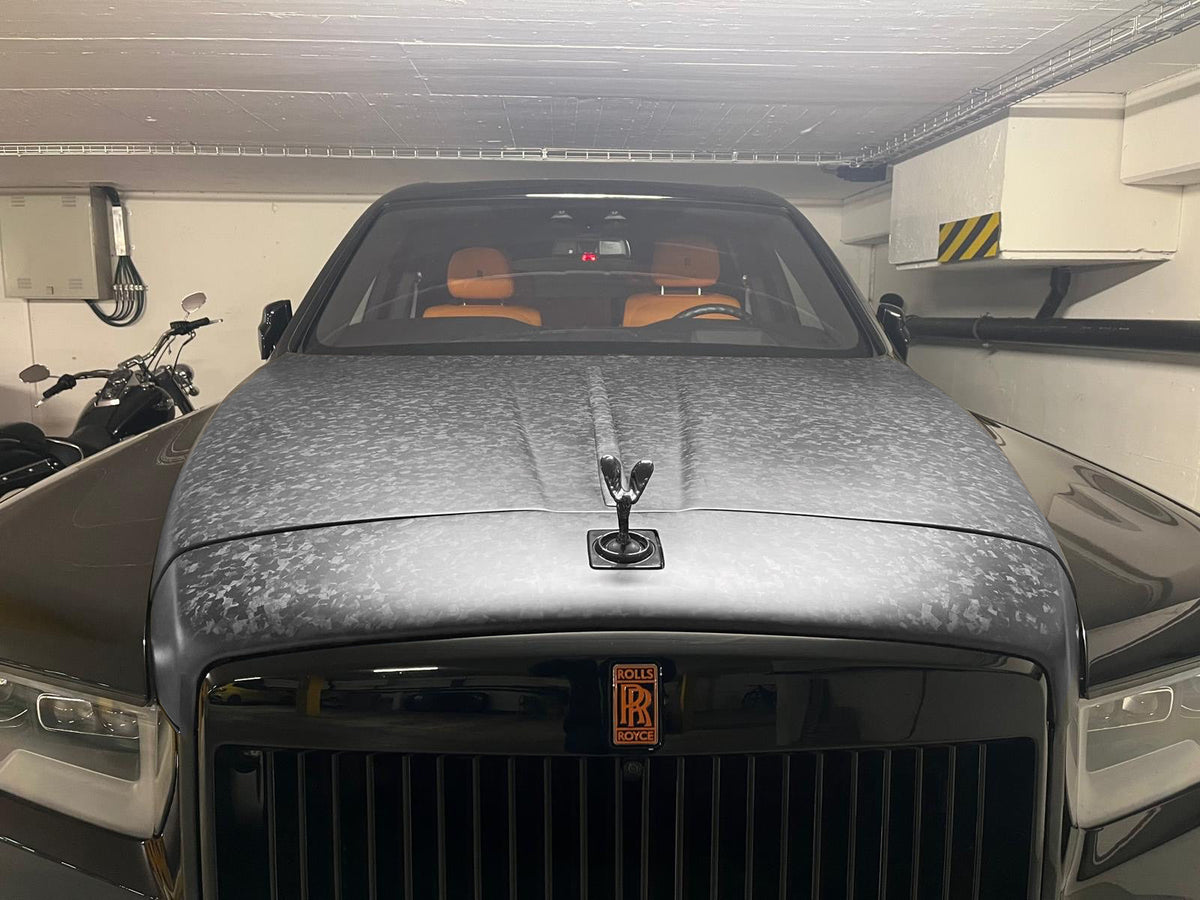 Capot avant en fibre de carbone de DMC pour Rolls Royce Cullinan Black Badge (remplacement du capot d'origine) - KDMPARTS EUROPE TUNING STORE