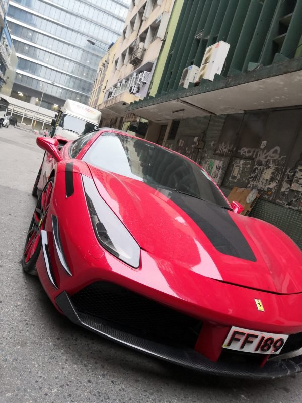 Capot avant en fibre de carbone « Spéciale » de DMC pour Ferrari 488 GTB Coupé et Spider - KDMPARTS EUROPE TUNING STORE