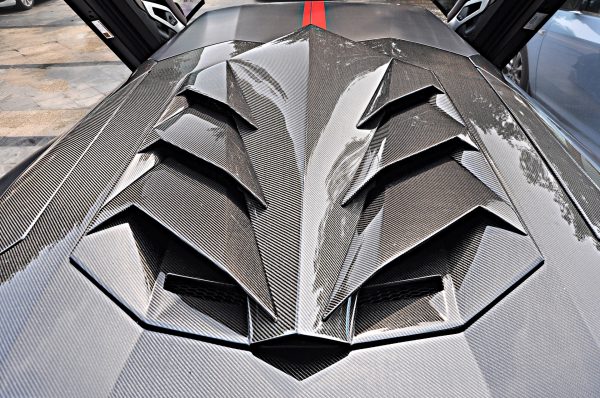 Capot moteur en fibre de carbone, de DMC pour Lamborghini LP750 SV Roadster - KDMPARTS EUROPE TUNING STORE