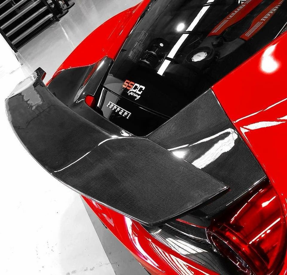 Couvercle de coffre arrière en fibre de carbone « Spéciale » de DMC pour Ferrari 488 GTB Coupé et Spider - KDMPARTS EUROPE TUNING STORE
