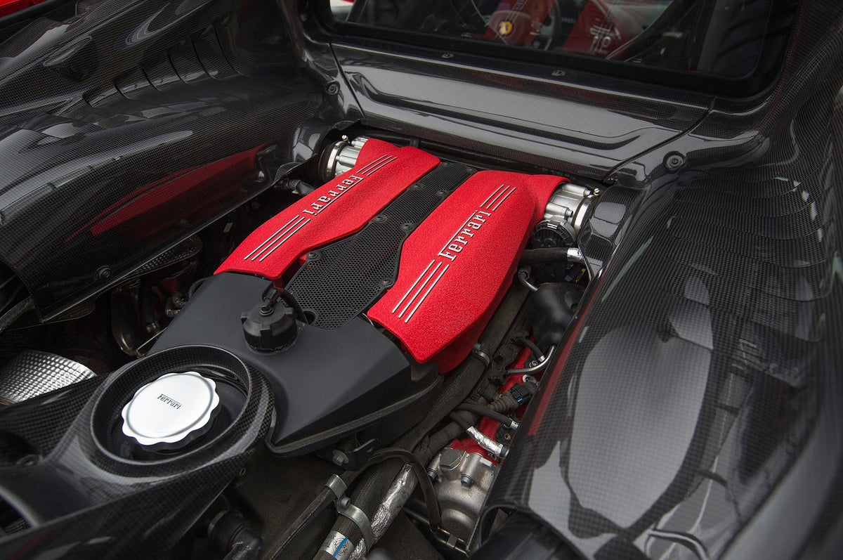 Kit compartiment moteur en fibre de carbone « Spécial » de DMC pour Ferrari 488 GTB Coupé et Spider - KDMPARTS EUROPE TUNING STORE