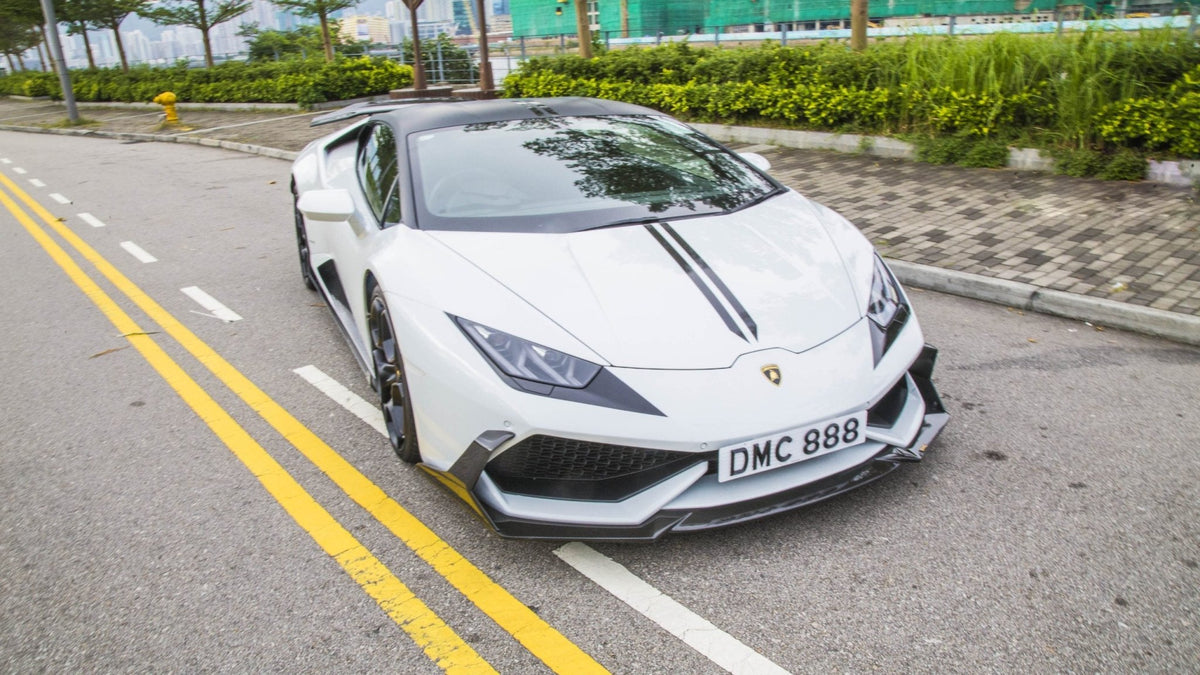 Lame de pare chocs avant en fibre de carbone « Berlin » de DMC pour Lamborghini Huracan Coupé et Spyder d'origine - KDMPARTS EUROPE TUNING STORE