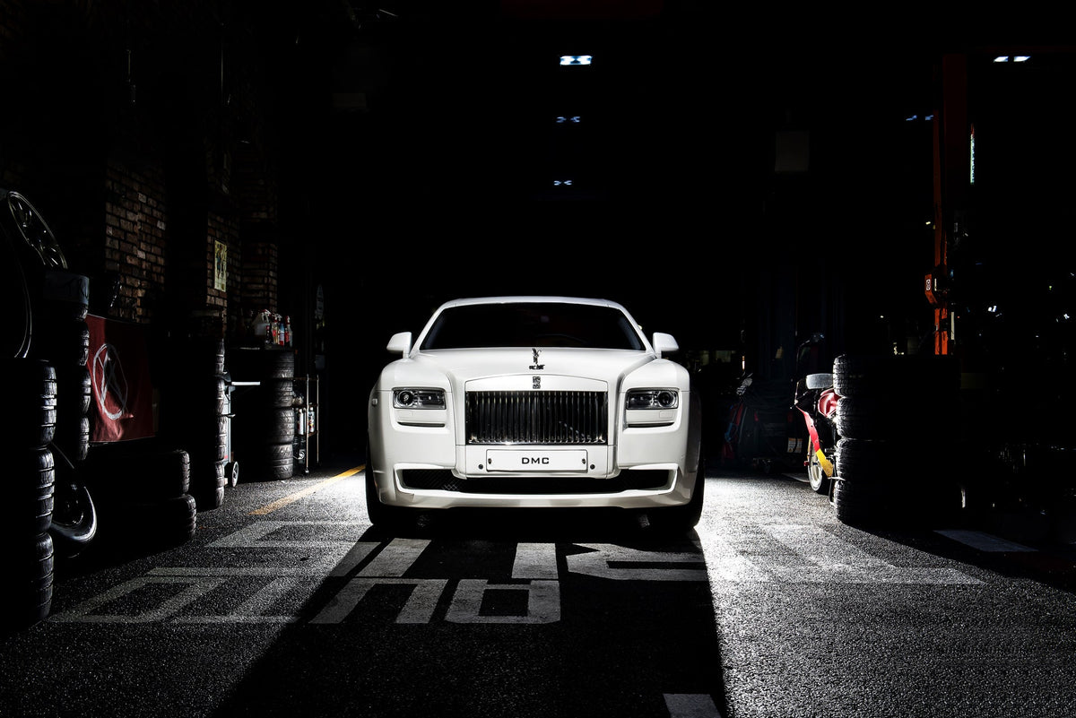 Lames de pare chocs avant en fibre de carbone forgée Black Badge de DMC pour Rolls Royce Ghost Série 1 et 2 - KDMPARTS EUROPE TUNING STORE