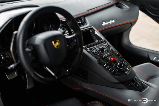 Panneaux intérieurs avec volant en fibre de carbone « E - GT » DMC pour Lamborghini Aventador Coupé et Roadster d'origine - KDMPARTS EUROPE TUNING STORE
