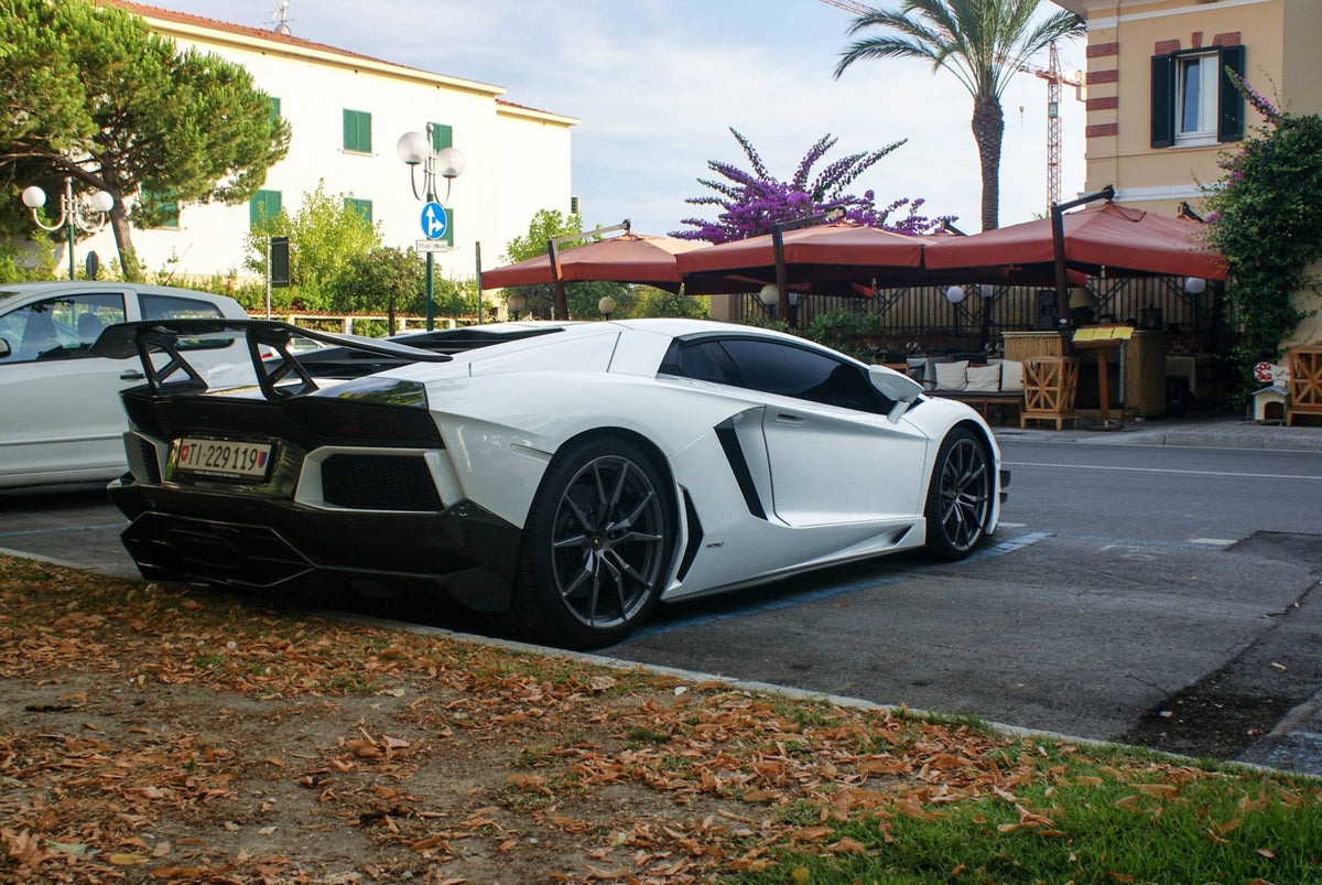 Pare chocs arrière en fibre de carbone Aventador « SV - E » DMC pour Lamborghini Coupé et Roadster d'origine - KDMPARTS EUROPE TUNING STORE